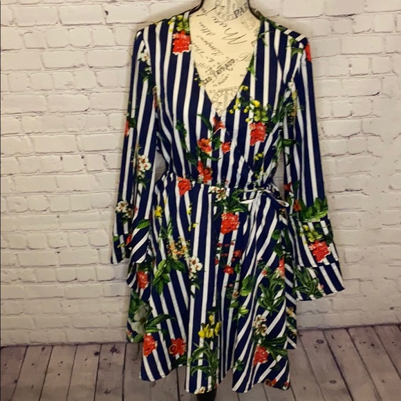 Live 4 Truth Dresses & Skirts - Live 4 Truth striped floral faux wrap dress navy L